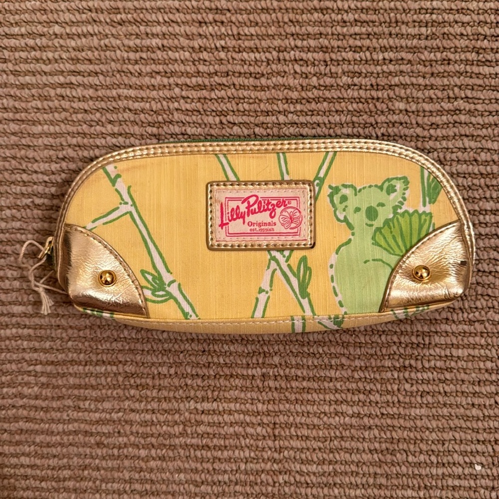 Lilly Pulitzer cosmetic case. Good used condition.